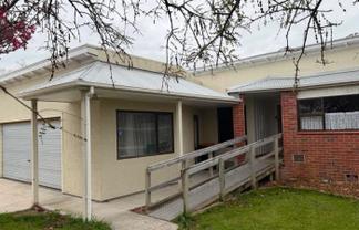 24 Savage Crescent, West End