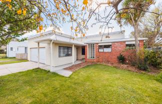 24 Savage Crescent, West End