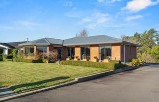 30 Cody Crescent, Lansdowne