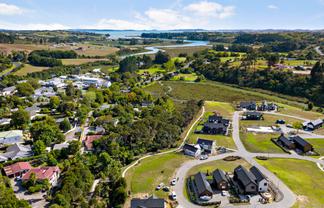 8 Hirere Road, Whitford