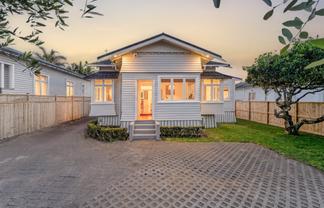 42 Woodward Road, Mount Albert