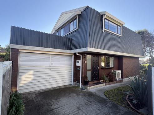 2/62A Tipahi Street, Nelson South