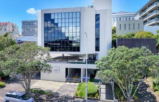 Well-appointed workspace in prime city fringe