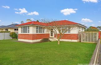 11 Lincoln Road, Springvale