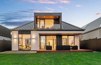 16 Picnic Point Road, Hobsonville
