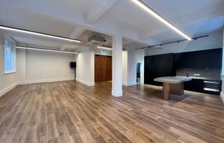 OFFICE SPACE ON HIGH STREET
