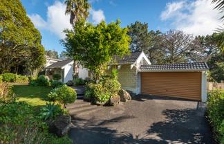 9 Saddleback Rise, Murrays Bay