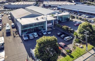 High Profile Penrose Facility | 1,198 m2 + 1,210m2