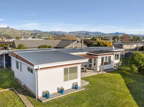 26 Newbourne Crescent, Redwoodtown