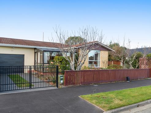 2/11 Blairdon Place, Bishopdale
