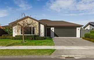 8 Rotoiti Way, Poraiti