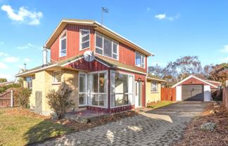 33 Frensham Crescent, Woolston