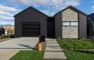 1 Booth Drive, Cromwell