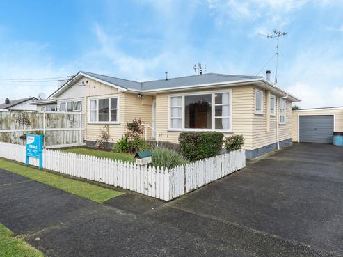 17 Essex Street, Levin