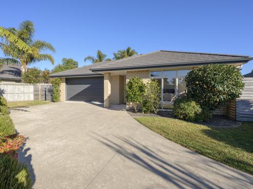 35 Leet Crescent, Papamoa