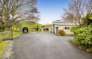 1156 East Road, Stratford