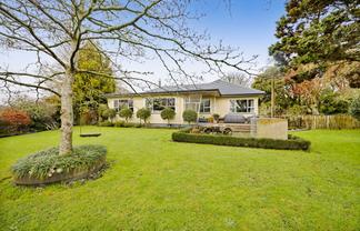 1156 East Road, Stratford