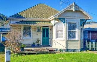 310 Brown Street, Thames