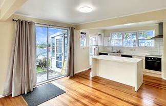 4243 Great North Road, Glendene