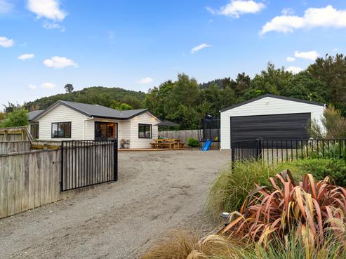 3 Huia Way, Featherston
