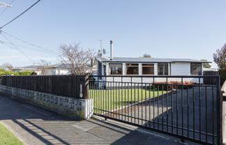 17 Harold Holt Avenue, Onekawa