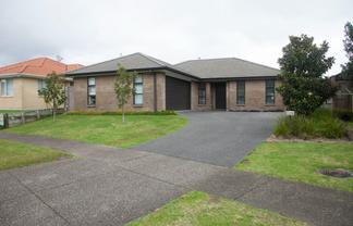 7 Tarn Close, Pyes Pa