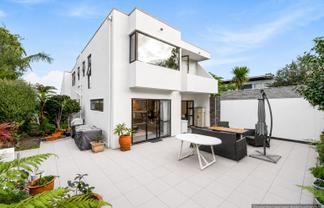 43 Killarney Avenue, Torbay