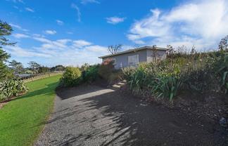 2/206E Tawa Road, Kumeu