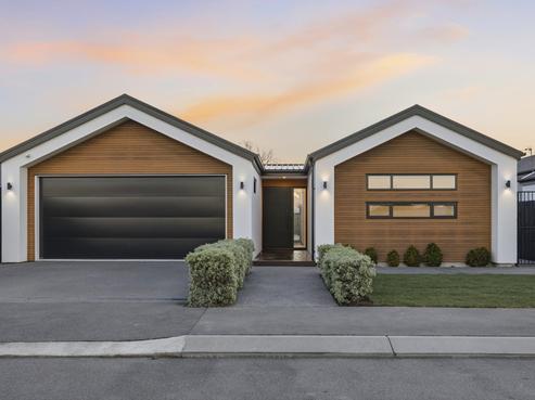 94 Sarabande Avenue, Redwood