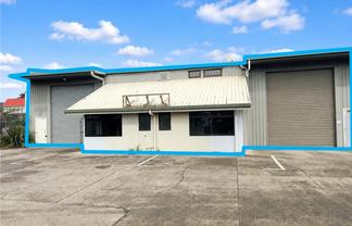 Motivated Landlord – 10 Carparks, 2 Roller Doors!