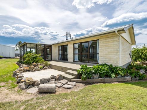 2418 Waimate Highway, Makikihi