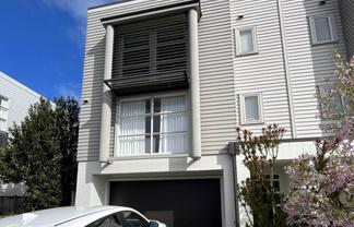 111 Barbarich Drive, Stonefields