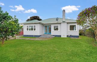 595 Queen Street East, Levin