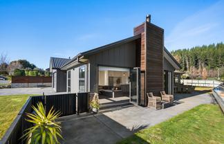 10 Alice Burn Drive, Luggate