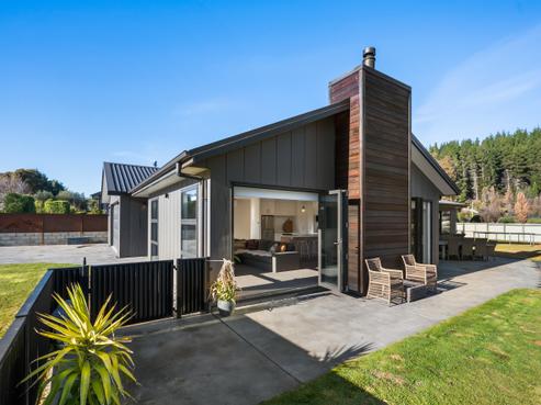 10 Alice Burn Drive, Luggate