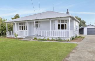 8 Garrison Street, Carterton