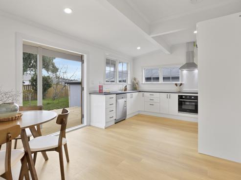8 Garrison Street, Carterton
