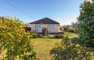 13 Sackville Street, Martinborough