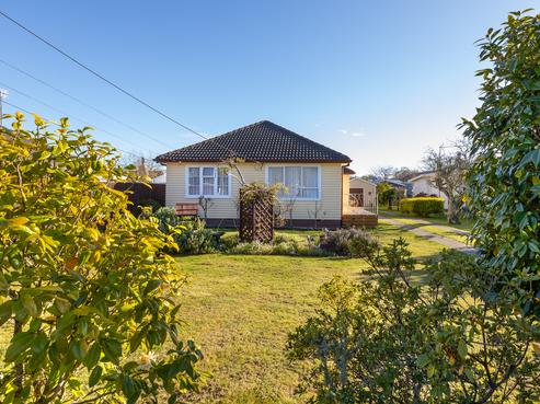 13 Sackville Street, Martinborough