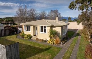 29 Excelsior Place, Manapouri