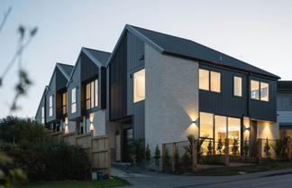 1-4/16 Tetrarch Place, Totara Vale