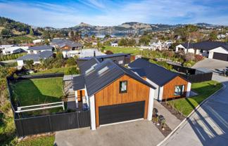 5 Goddard Way, Sawyers Bay
