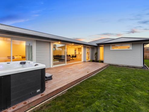 2 Olearia Lane, Woodend