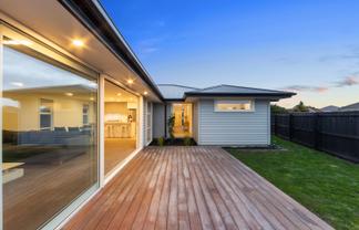 2 Olearia Lane, Woodend