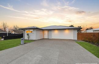 2 Olearia Lane, Woodend
