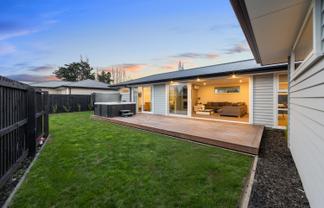 2 Olearia Lane, Woodend