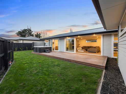 2 Olearia Lane, Woodend