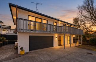 2/35 Bay Street, Red Beach