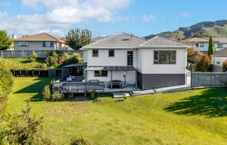 21 McEwen Crescent, Riverstone Terraces