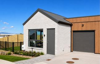 2/3 Waruhia Crescent, Rototuna North